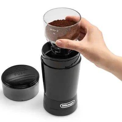 DELONGHI KG-200 kávédaráló, tető lenyomásával kapcsol be, multifunkciós örlő, 90 gramm, max. 12 csészéhez – 2. kép