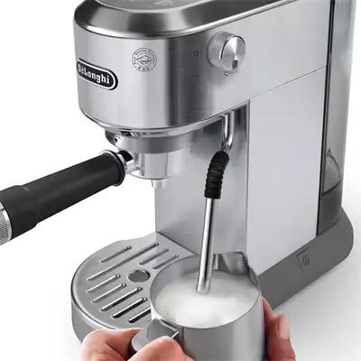 DELONGHI EC890.M Dedica Duo manuális eszpresszó kávéfőző, tartály: 1,1 l, 1450W, Ezüst – 2. kép