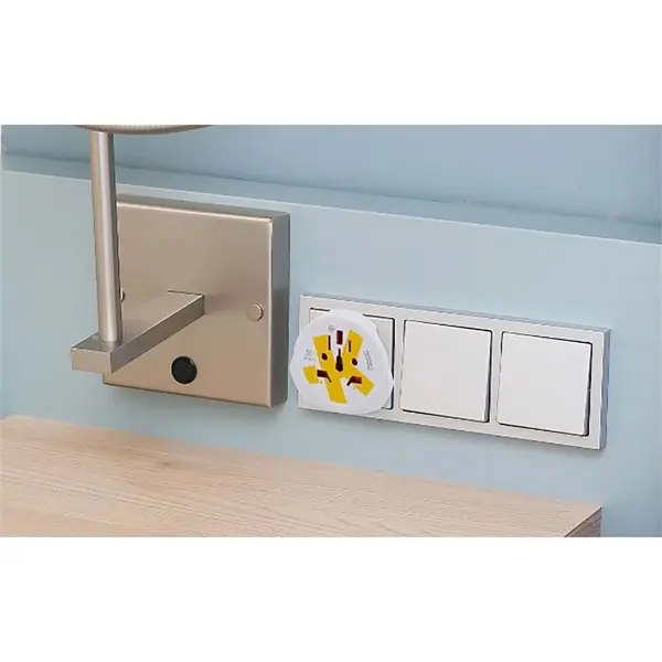 Skross SKR1500211EC utazó adapter, Világról - Európába, 2 és 3 pólusú eszközökhöz, több mint 220 úti célból – 6. kép