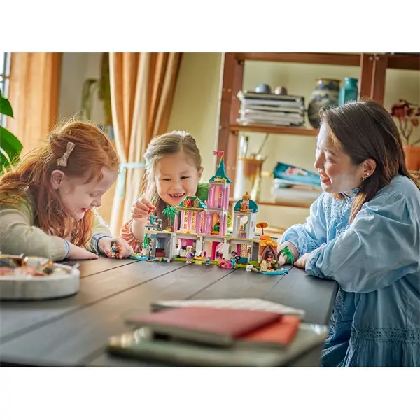 LEGO® | Disney hercegnő Hercegnőkastély és a hercegnők állatkái, játék építőkészlet 43267 – 5. kép