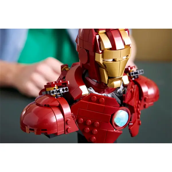 LEGO® | Marvel Vasember MK4 mellszobor, megépíthető modell felnőtteknek, minifigurával 76327 – 5. kép