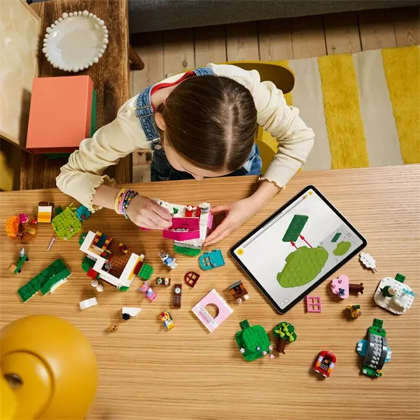 LEGO® Animal Crossing™ Kreatív házak: vidám évszakok, építőkészlet 77057 – 4. kép