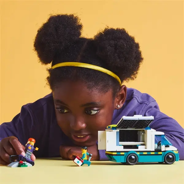 LEGO® City Sürgősségi mentőautó, játék autót tartalmazó építőszett 60451 – 6. kép