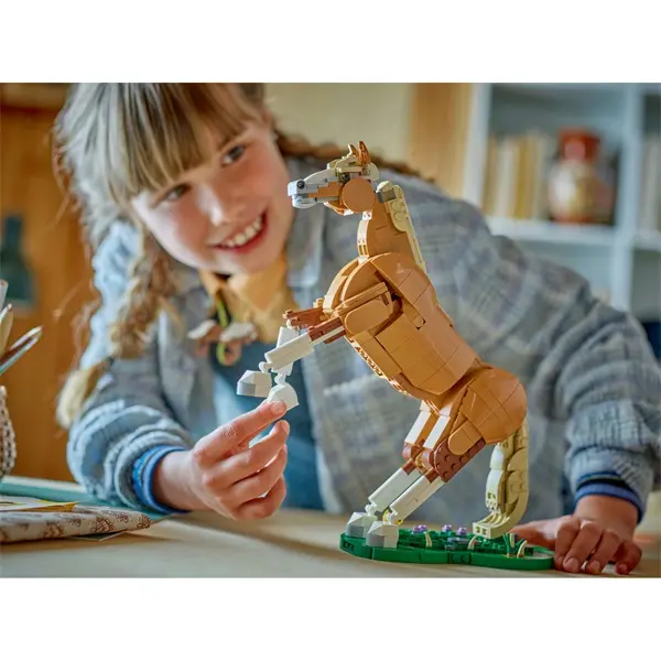 LEGO® Creator 3 az 1-ben Csodaszép ló játék állatot tartalmazó építőszett 31166 – 5. kép
