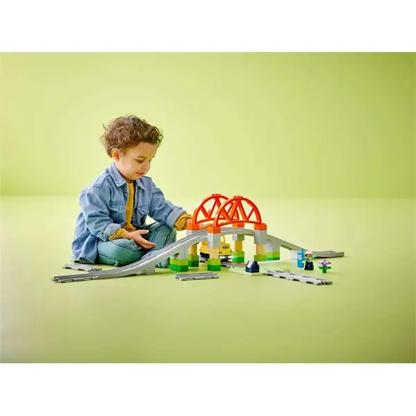 LEGO® DUPLO® Town Vasúti híd és sínek kiegészítő szett 10426 – 4. kép
