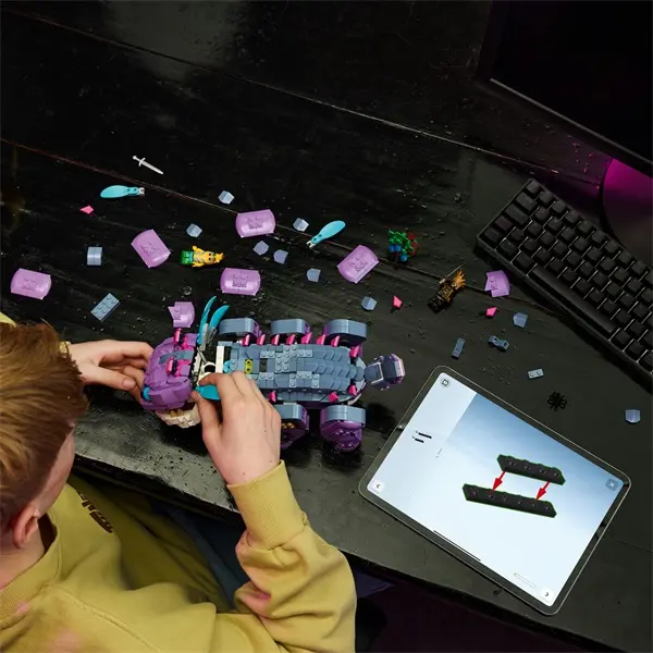 LEGO® Fortnite® Klombo, videójátékon alapuló játék 77077 – 4. kép