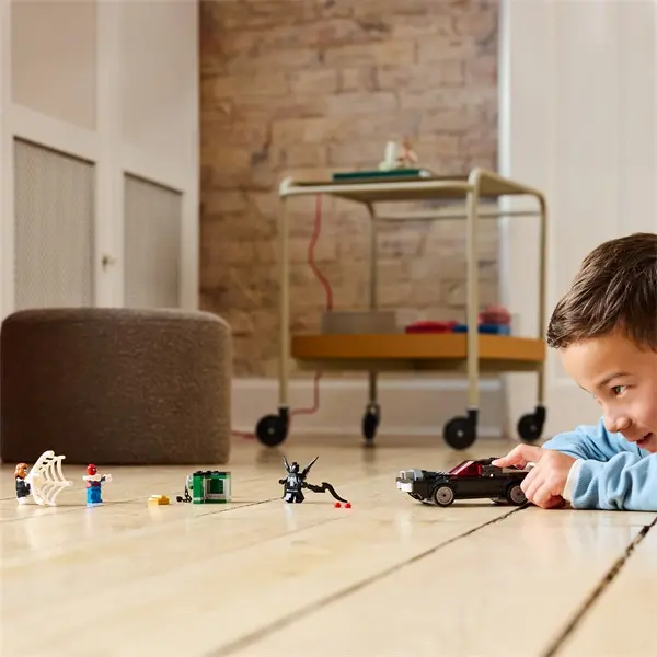 LEGO® | Marvel Pókember vs. Venom sportautója, szett megépíthető játék járművel 76309 – 7. kép