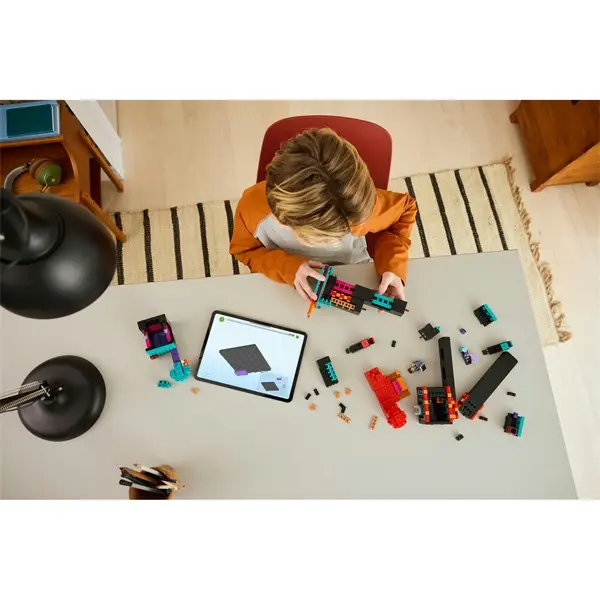 LEGO® Minecraft® A Bevégzőtorony, gyermekjáték és gamerajándék 21279 – 4. kép