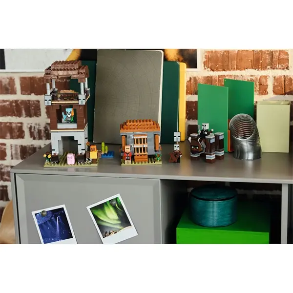 LEGO® Minecraft® A Fosztogató őrtorony és a Romboló, gamer építőjáték és ajándék 21278 – 5. kép