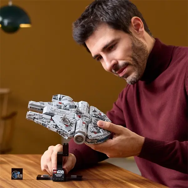 LEGO® Star Wars™ Millennium Falcon™ szett 75375 – 4. kép