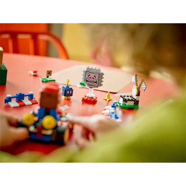 LEGO® Super Mario™ Mario Kart™ – Interaktív LEGO® Mario™ és Standard Kart 72043 – 5. kép