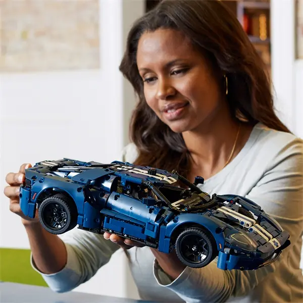 LEGO® Technic 2022 Ford GT 42154 – 5. kép