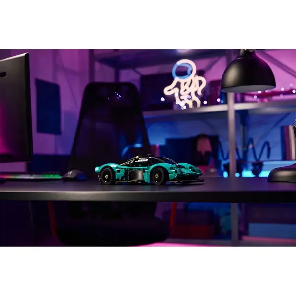 LEGO® Technic Aston Martin Valkyrie, megépíthető autómodellszett 42208 – 6. kép