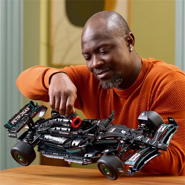 LEGO® Technic Mercedes-AMG F1 W14 E Performance 42171 – 5. kép