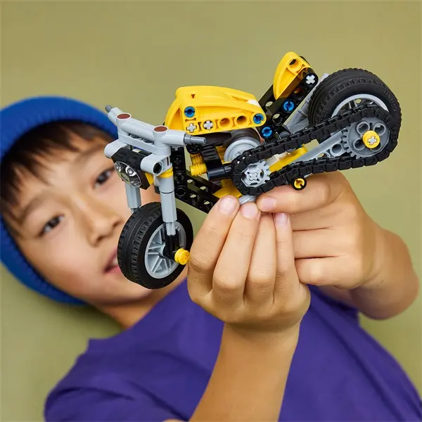 LEGO® Technic Sárga motorkerékpár játéképítő-készlet 42225 – 7. kép