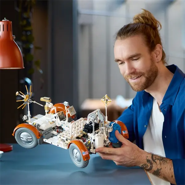 LEGO® Technic Nasa Apollo holdjáró jármű 42182 – 5. kép