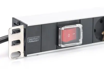 Digitus DN-95402 Túlfeszültségvédő Kapcsolóval 7DIN 2m Black – 2. kép