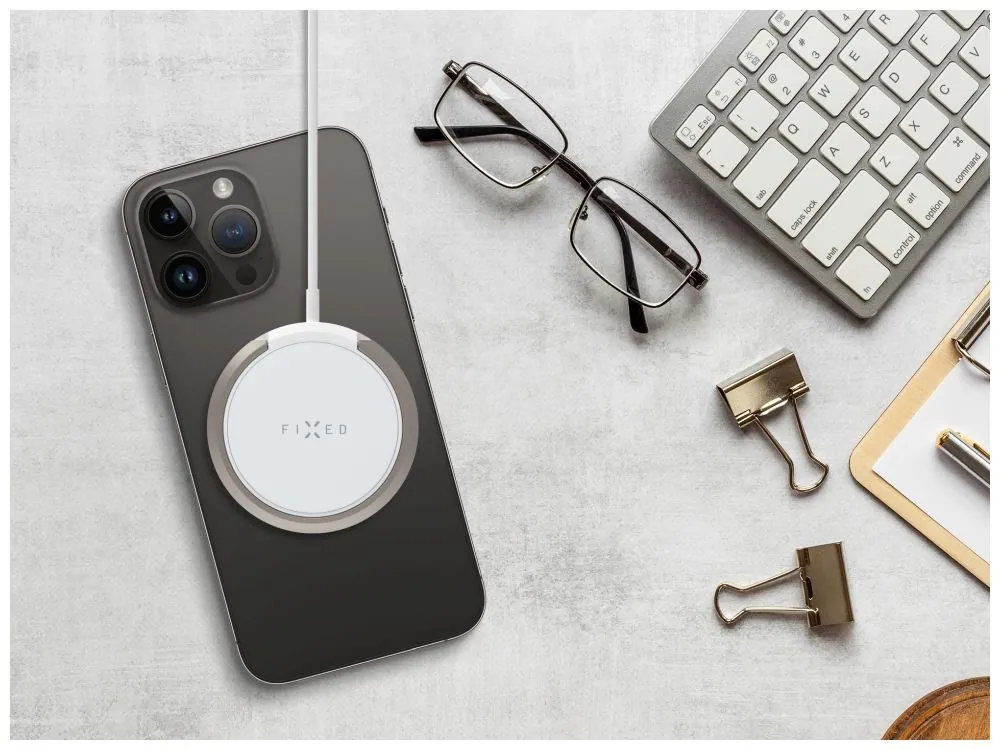 FIXED MagPad vezeték nélküli töltő, MagSafe támogatás, beépített fém állvány, fehér – 7. kép