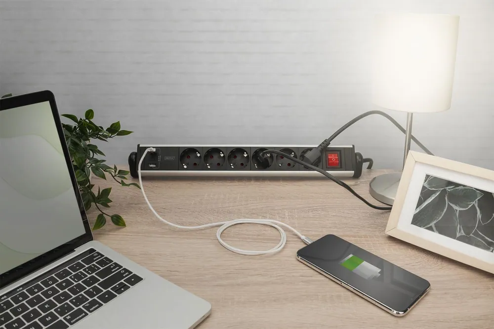 Digitus Hálózati Elosztó Kapcsolóval 6DIN, 3xUSB 1,5m Black – 7. kép