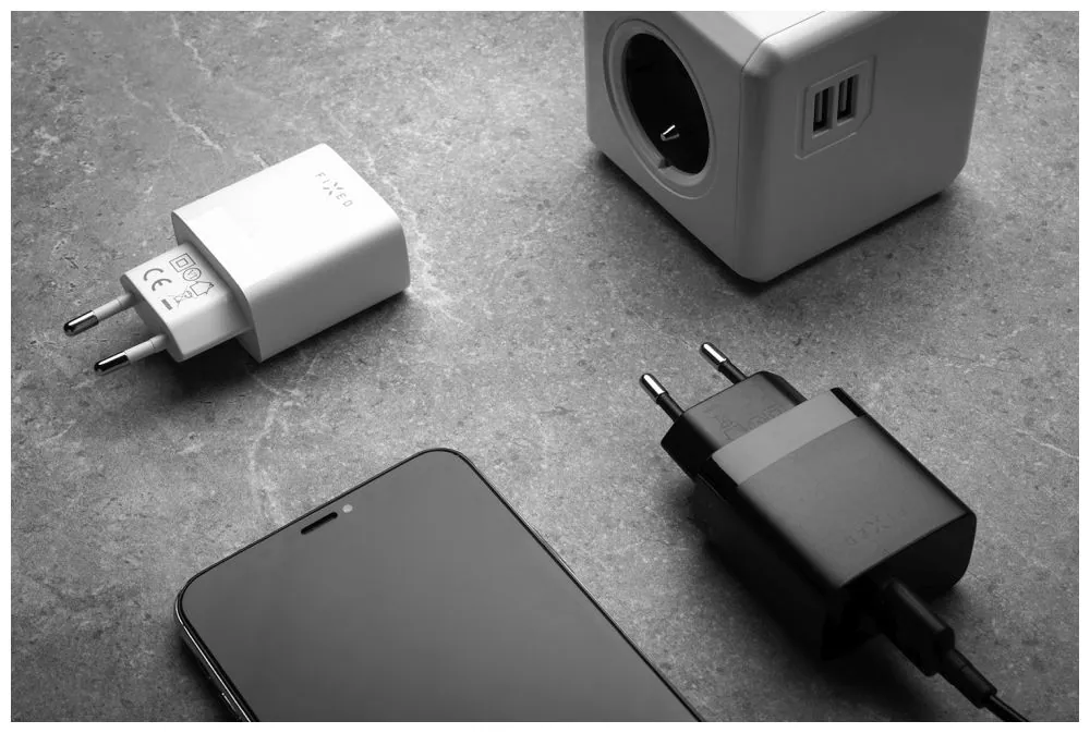 FIXED hálózati töltő, 2*USB-A kimenet, 17W + USB/USB-C kábel, fehér – 6. kép