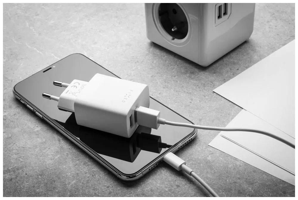FIXED hálózati töltő, 2*USB-A kimenet, 17W + USB/USB-C kábel, fehér – 7. kép