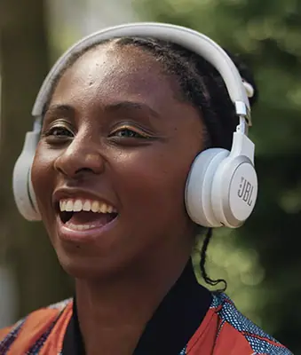 JBL Live 670NC Bluetooth Over-Ear Noise-Cancelling Headset White – 2. kép