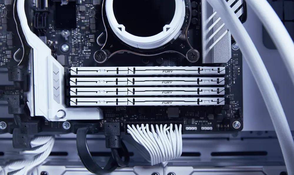 KINGSTON FURY Memória DDR5 16GB 5200MT/s CL40 DIMM Beast White XMP – 7. kép