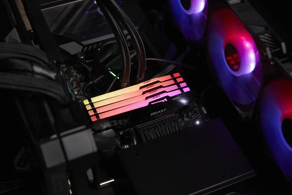 KINGSTON FURY Memória DDR5 16GB 6400MT/s CL32 DIMM Beast RGB EXPO – 8. kép